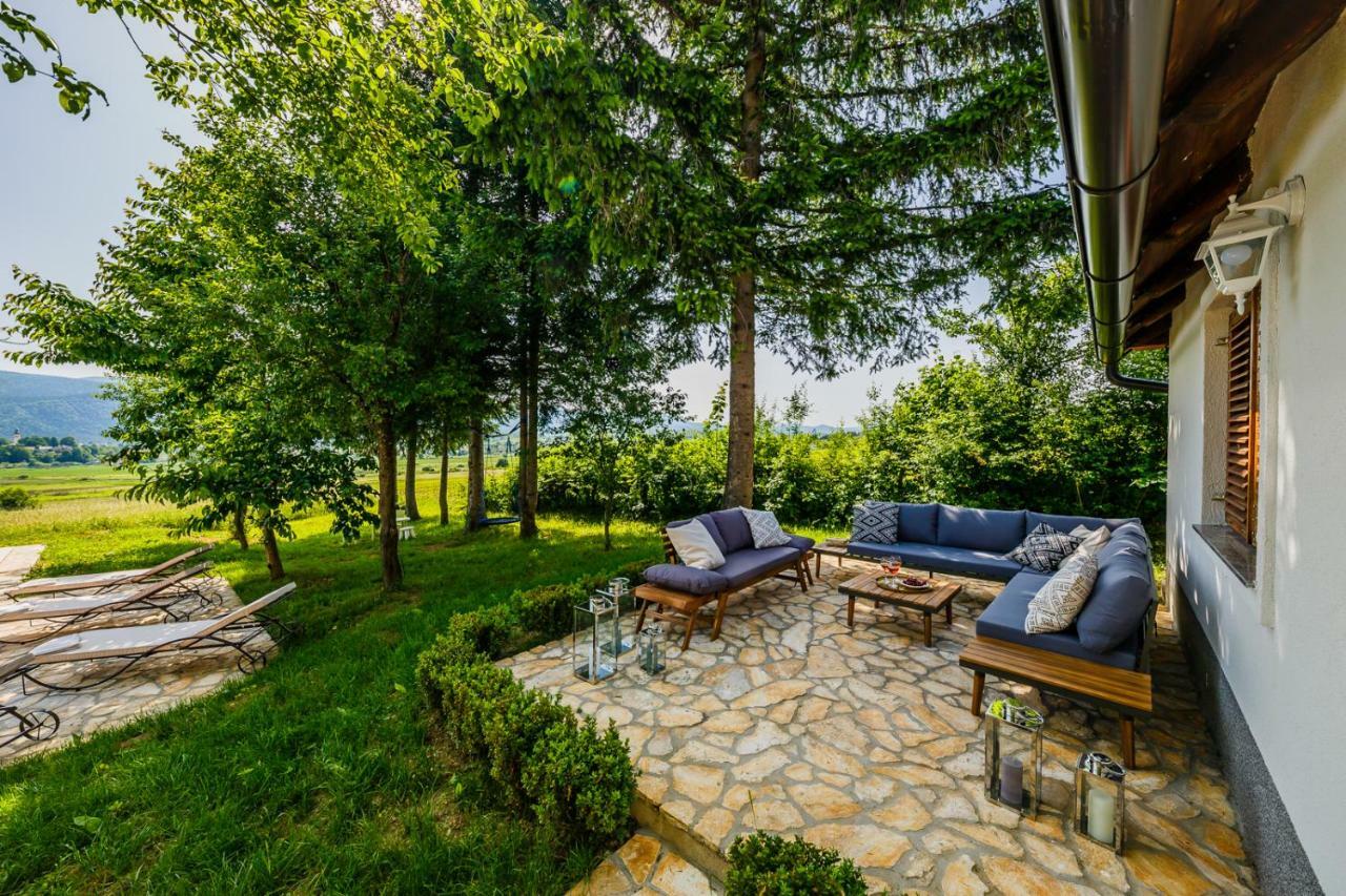 Beautiful Cottage With Heated Pool For 22 Ppl Plaški Exterior foto