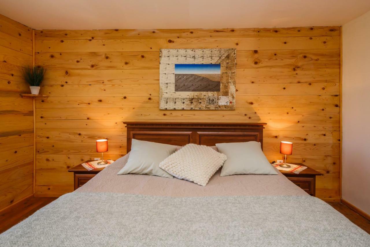 Beautiful Cottage With Heated Pool For 22 Ppl Plaški Exterior foto